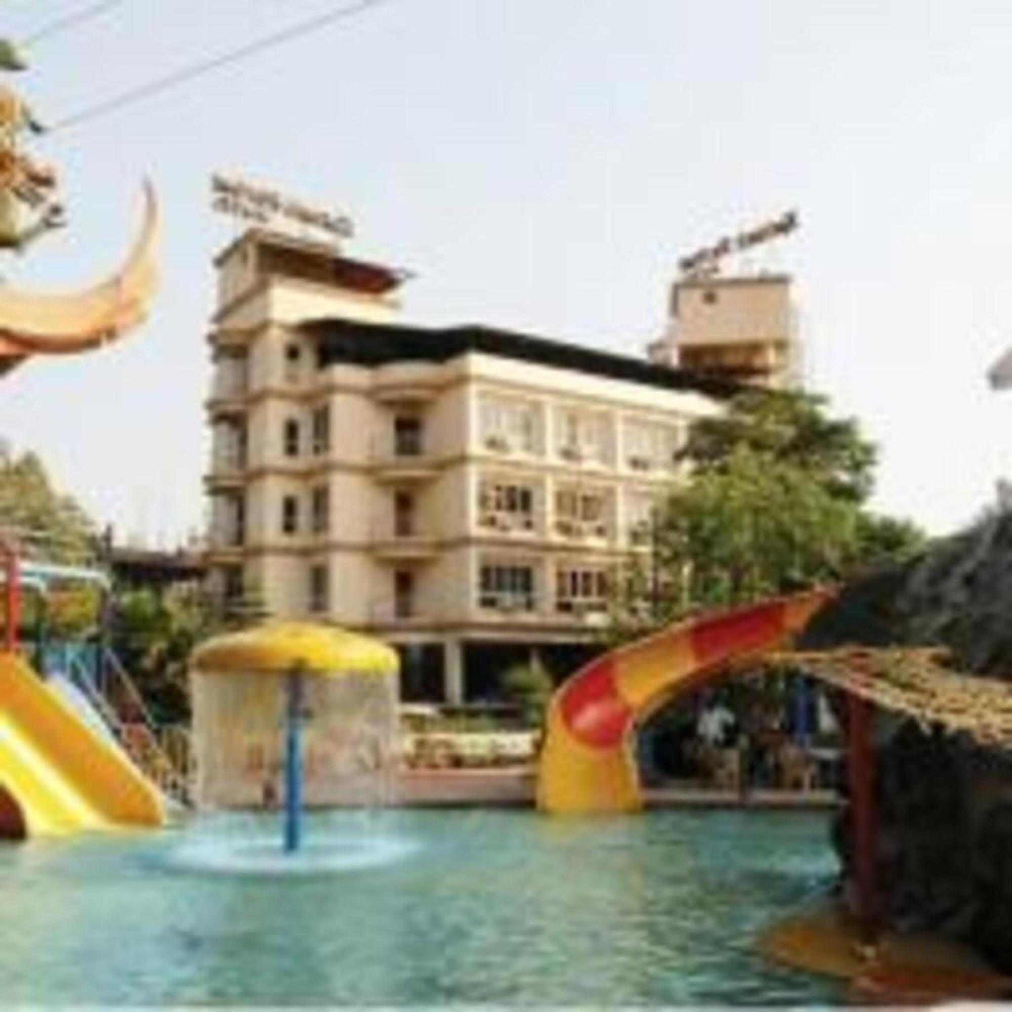 Kailash Parbat Hotel Лонавала Экстерьер фото