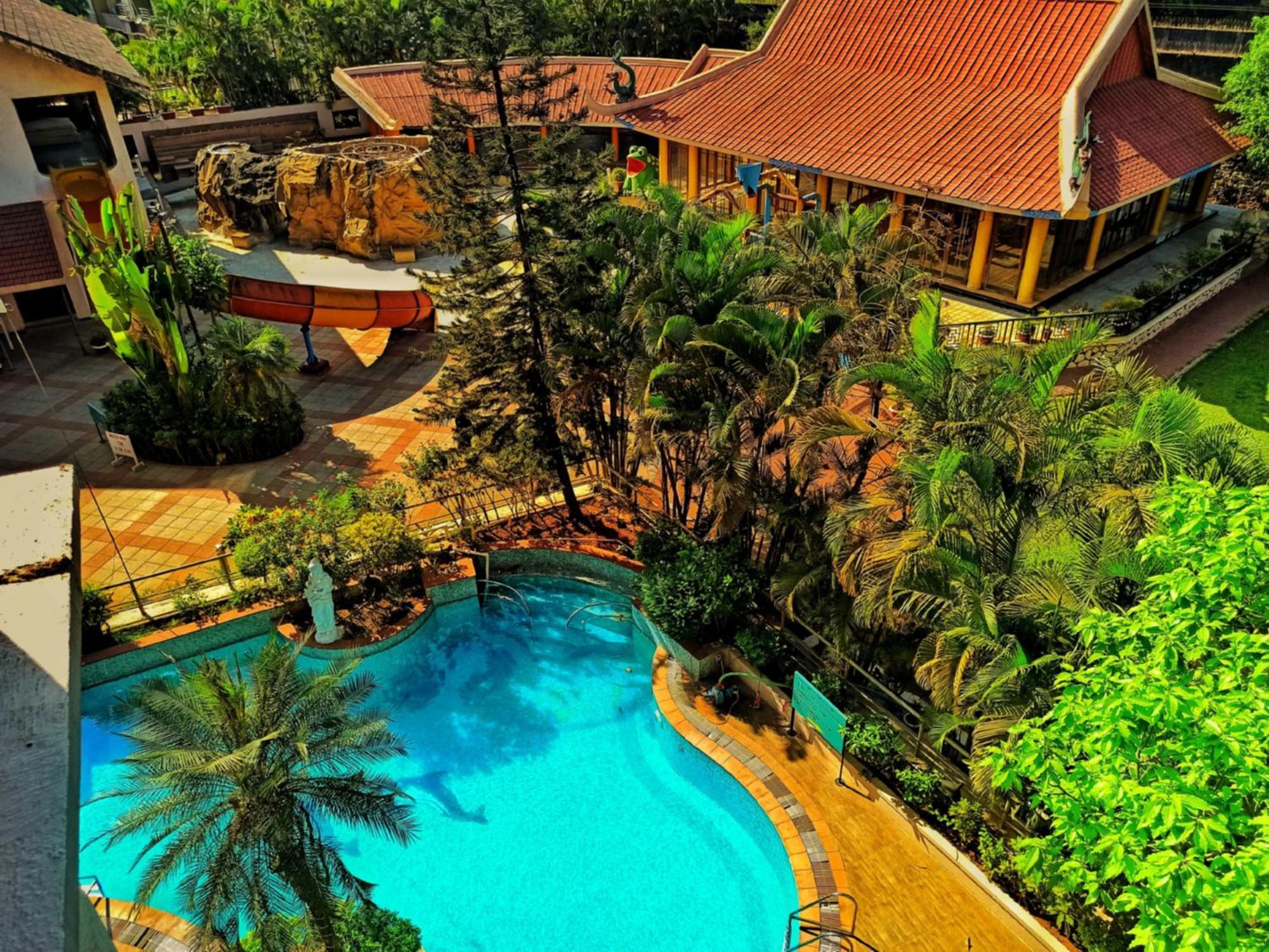 Kailash Parbat Hotel Лонавала Экстерьер фото